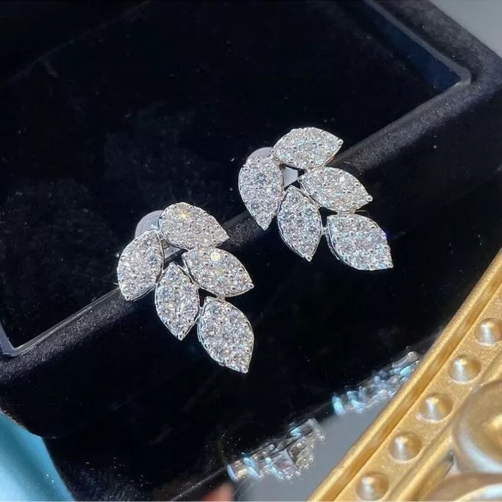 Women Fashion Leaf 925 Silver Cubic Zirconia Stud Earrings Wedding Jewelry Gift - Picture 1 of 2